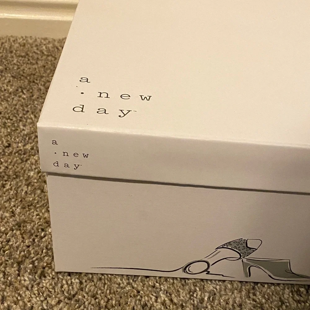 a new day Women’s Tan Chelsea Boots